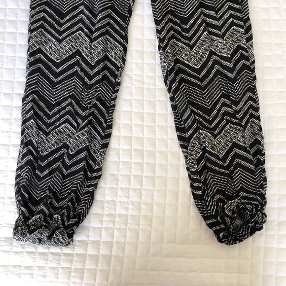 LA Hearts Pants - Picture 2 of 3